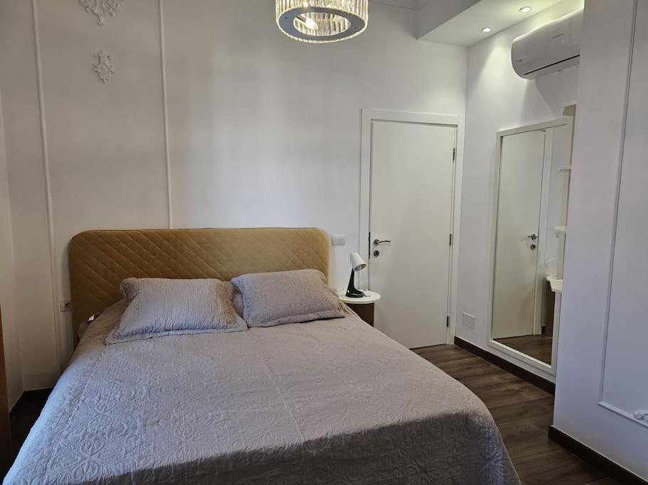 Appartamento Deluxe Flat With Garden_Tirana Esterno foto