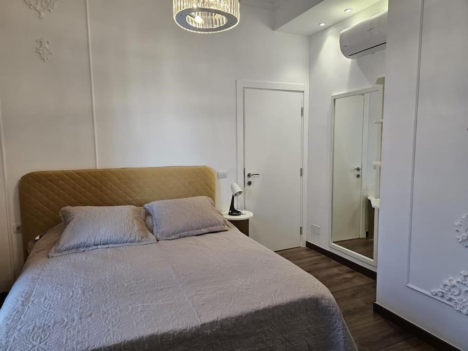 Appartamento Deluxe Flat With Garden_Tirana Esterno foto